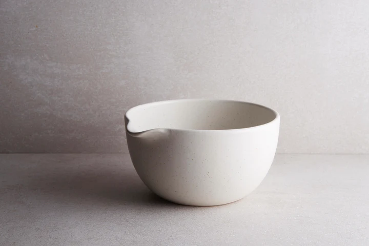 Ceramic Bowl w Spout(带喷嘴陶瓷碗)